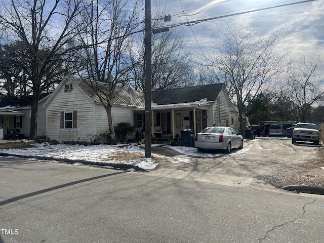 view of front of home featuring a porch