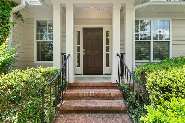 view of exterior entry
