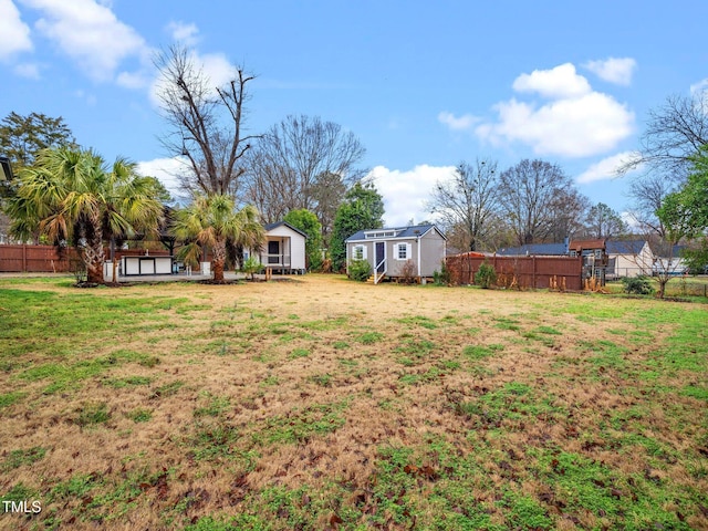 view of yard with a shed