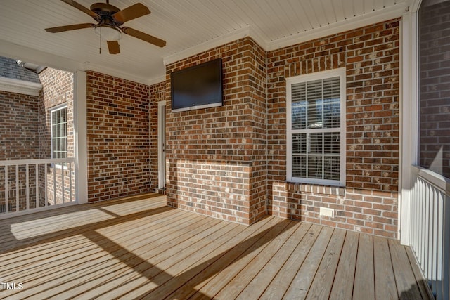 deck with ceiling fan