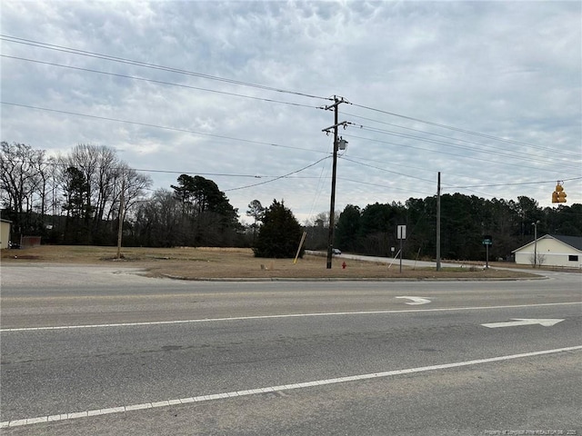 Listing photo 3 for 709 S Main St S, Raeford NC 28376