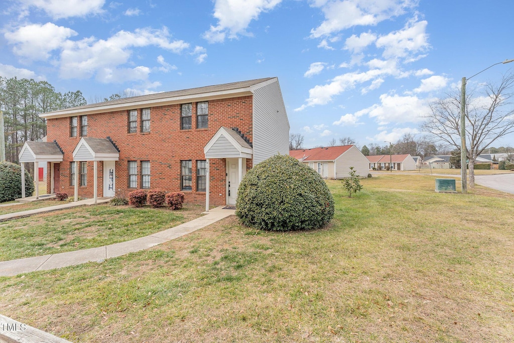 view of front of house with a front yard