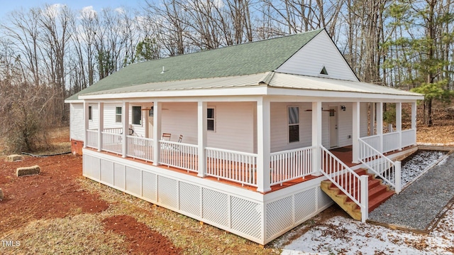 view of front of home featuring a porch