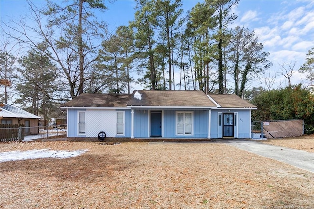 view of front of property