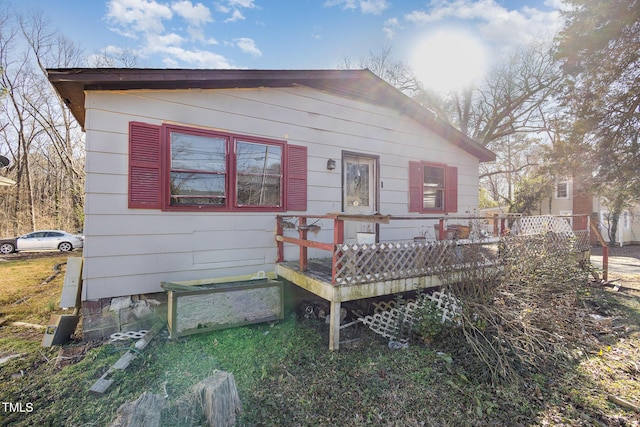 view of front facade featuring a deck