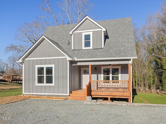 view of front of property featuring covered porch