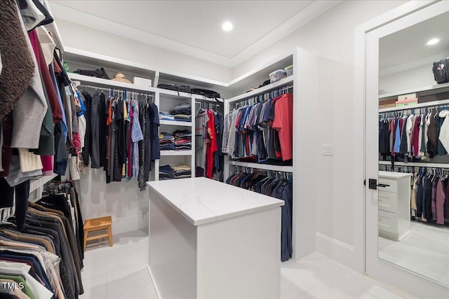 view of spacious closet