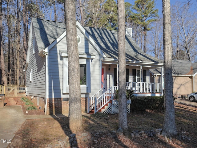 view of front of property with covered porch