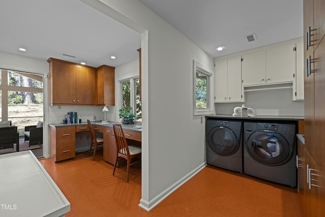 laundry area with a wealth of natural light, visible vents, independent washer and dryer, and recessed lighting