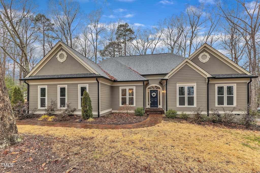 view of front of property with a front yard