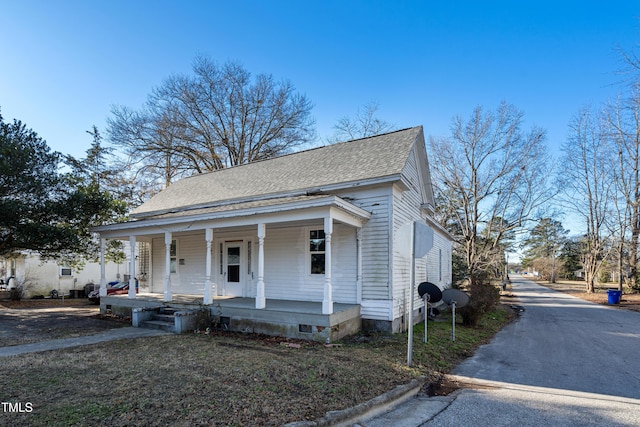 view of front of home featuring a porch