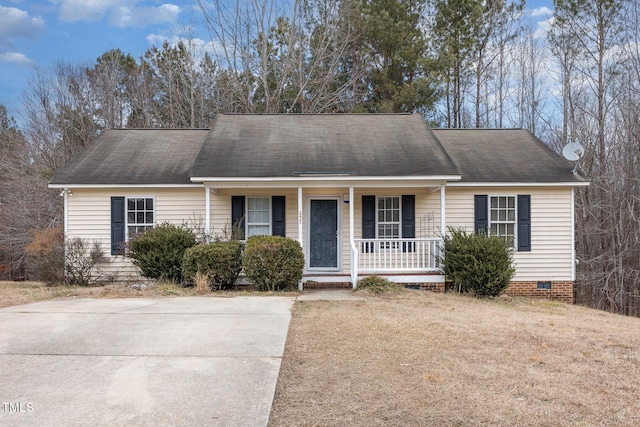 ranch-style house featuring a porch