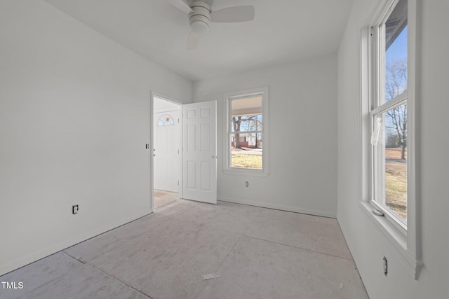 empty room featuring ceiling fan