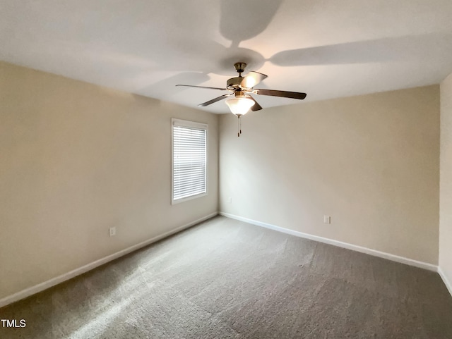 unfurnished room featuring carpet floors and ceiling fan