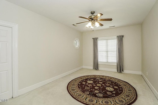 empty room with ceiling fan