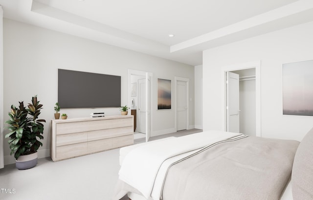 carpeted bedroom with a spacious closet, a tray ceiling, recessed lighting, and baseboards