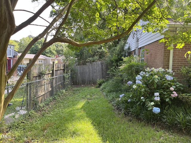 2612 Academy St, Sanford, NC 27332 - view of yard