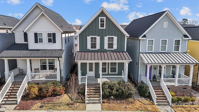 view of front of property featuring a porch