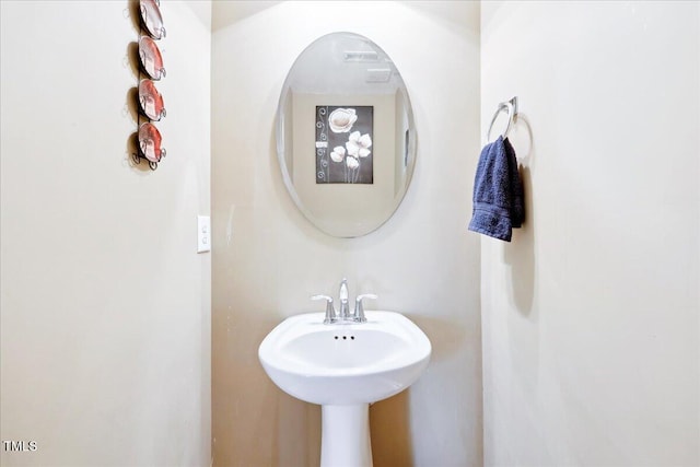 5879 Odenton Ln, Pfafftown, NC 27040 - bathroom with a sink