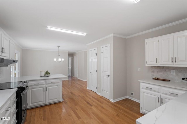 kitchen with white cabinetry, hanging light fixtures, electric range, crown molding, and light wood-type flooring