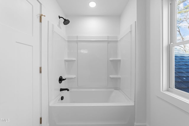 bathroom featuring shower / washtub combination