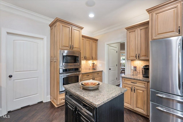 kitchen featuring dark wood-type flooring, stainless steel appliances, crown molding, and a kitchen island