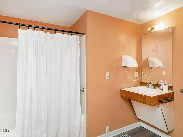 bathroom featuring sink