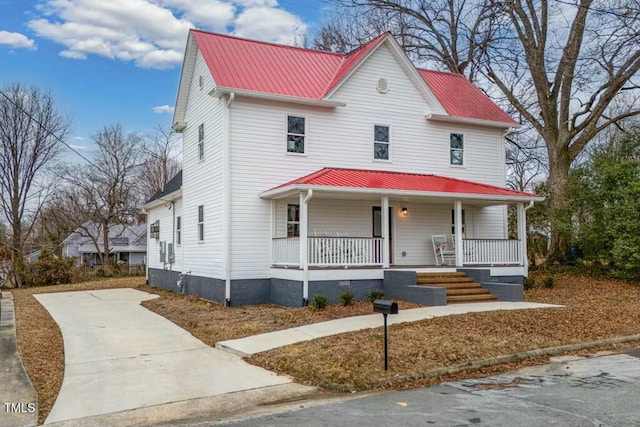 view of front facade with covered porch