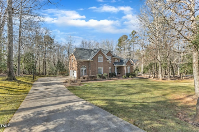 view of front of house featuring a front yard