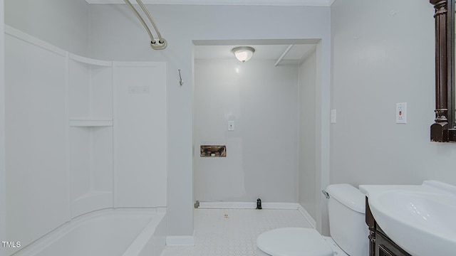 full bath featuring toilet, vanity, baseboards, and shower / bathtub combination