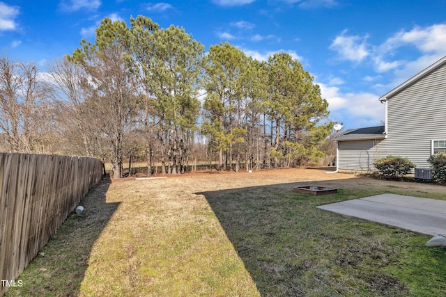 view of yard featuring a patio area