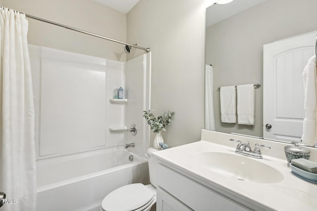 full bath featuring toilet, vanity, and shower / tub combo with curtain