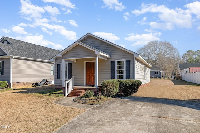 view of front facade with a front lawn