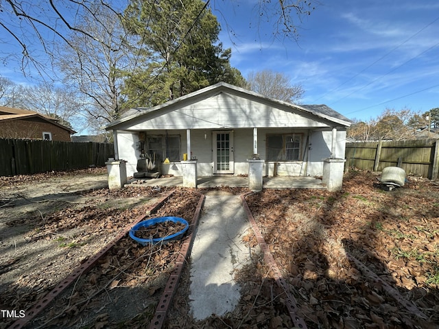 view of front of property featuring covered porch