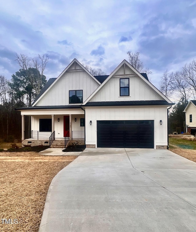 view of front of home featuring covered porch