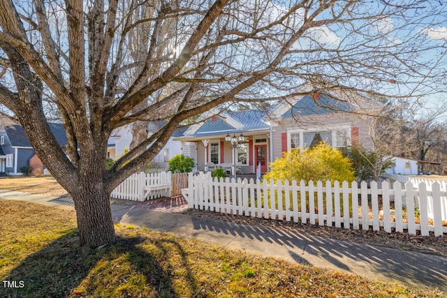 view of front of house featuring a porch