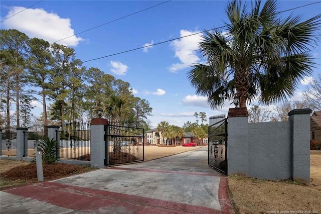 5304 Pineview Rd, Lumberton, NC 28360 - view of gate