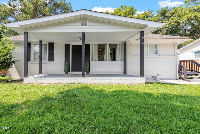 view of front of house with a front yard