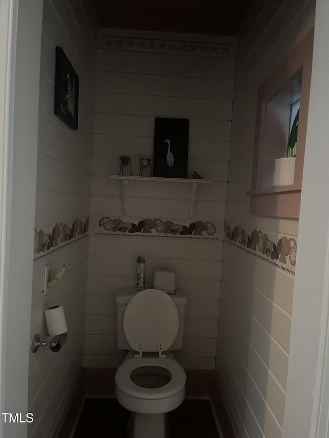 bathroom featuring toilet