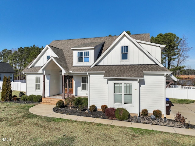 view of front of house with a front yard