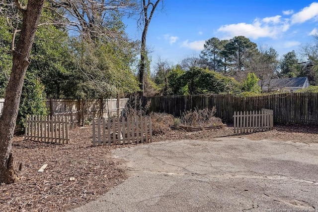 509 Vista Dr, Fayetteville, NC 28305 - fenced yard featuring a patio area