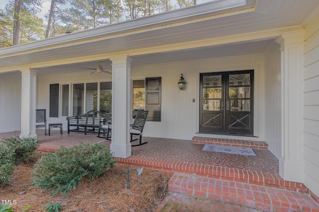 entrance to property featuring covered porch