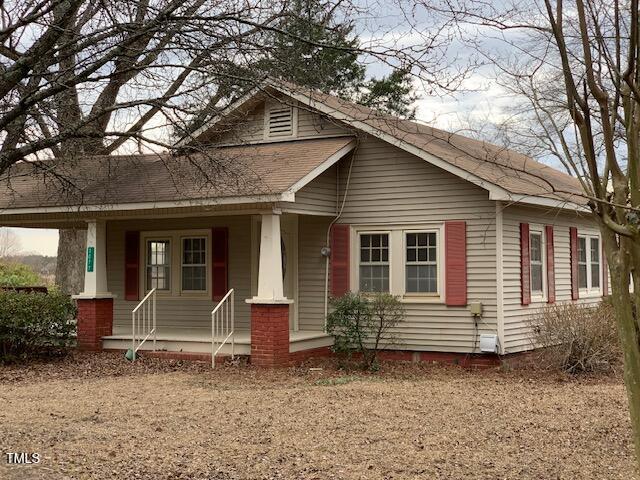 view of front of home featuring a porch