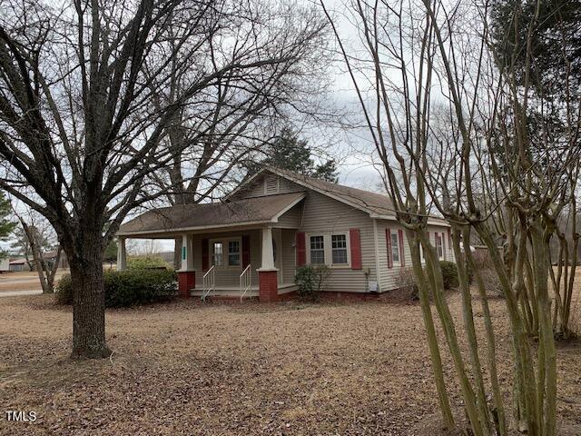 view of front of house with a porch