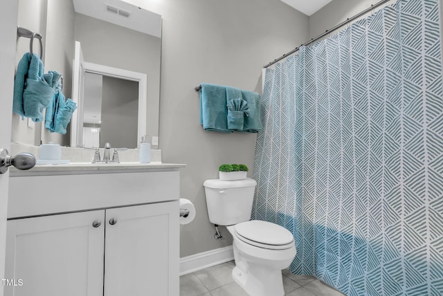 full bath with toilet, tile patterned floors, vanity, visible vents, and a shower with curtain