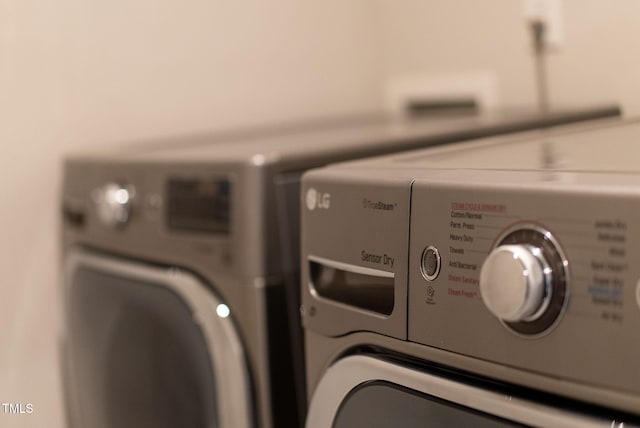 laundry area featuring washer and clothes dryer