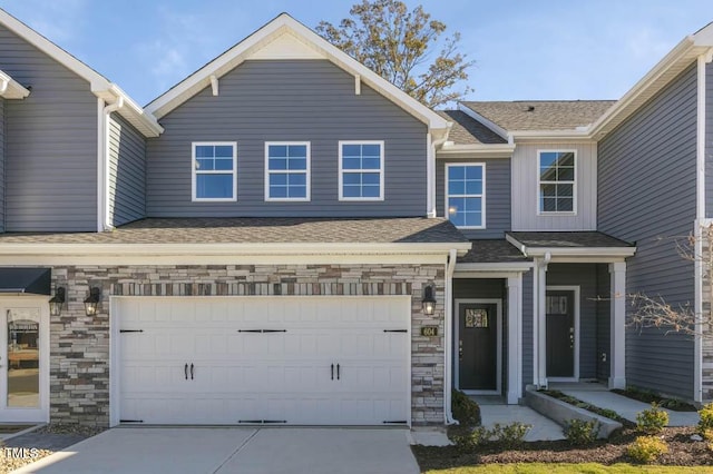 view of front facade featuring a garage