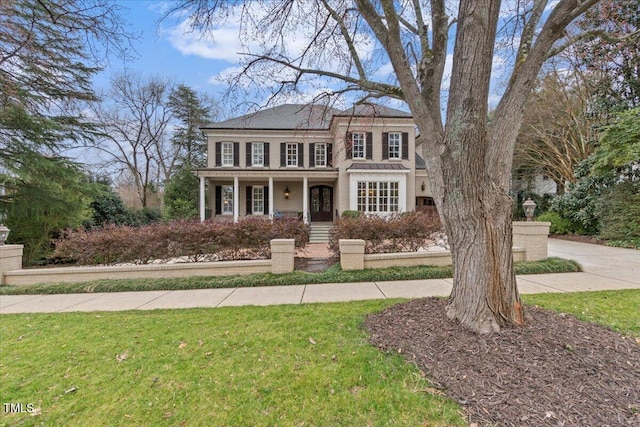 view of front of house with a front yard