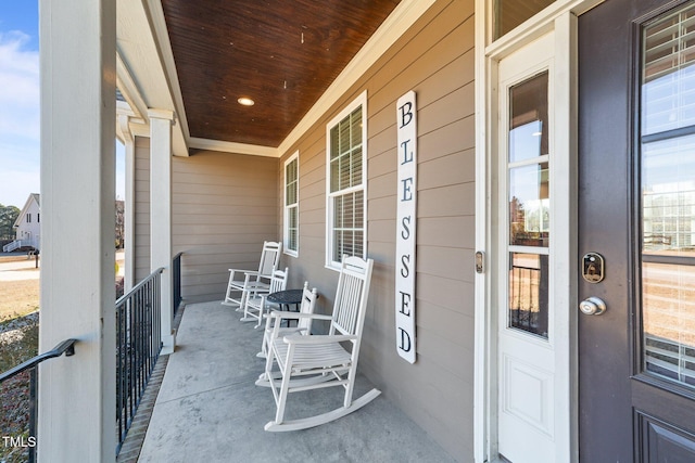 balcony featuring covered porch