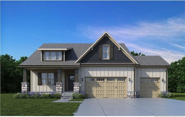 craftsman inspired home featuring a porch and a front lawn